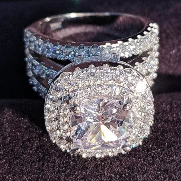 NEW 925 STERLING SILVER DIAMOND CUSHION RING - Picture 5 of 6